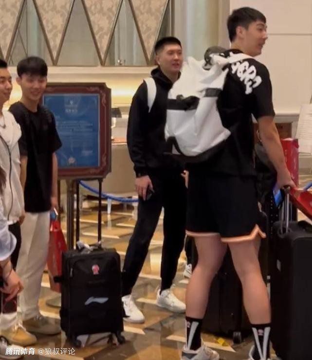 该片以一起民国时期真实的民间传闻为基础，一间旅馆、一个女尸、一群平民引发了一个意料之外的故事，展现了民国时期，灰暗的年代，军阀割据，官匪勾结，生活在社会底层的各种普通百姓，挣扎在水深火热之中，各种生活的无奈与社会现实的交织，人为了生存所做的一切挣扎..... 是当时社会的真实写照